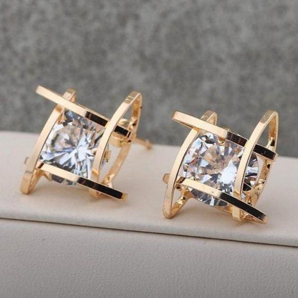 Jewelry - NEW Gold 3D Caged Diamond Stud Earrings